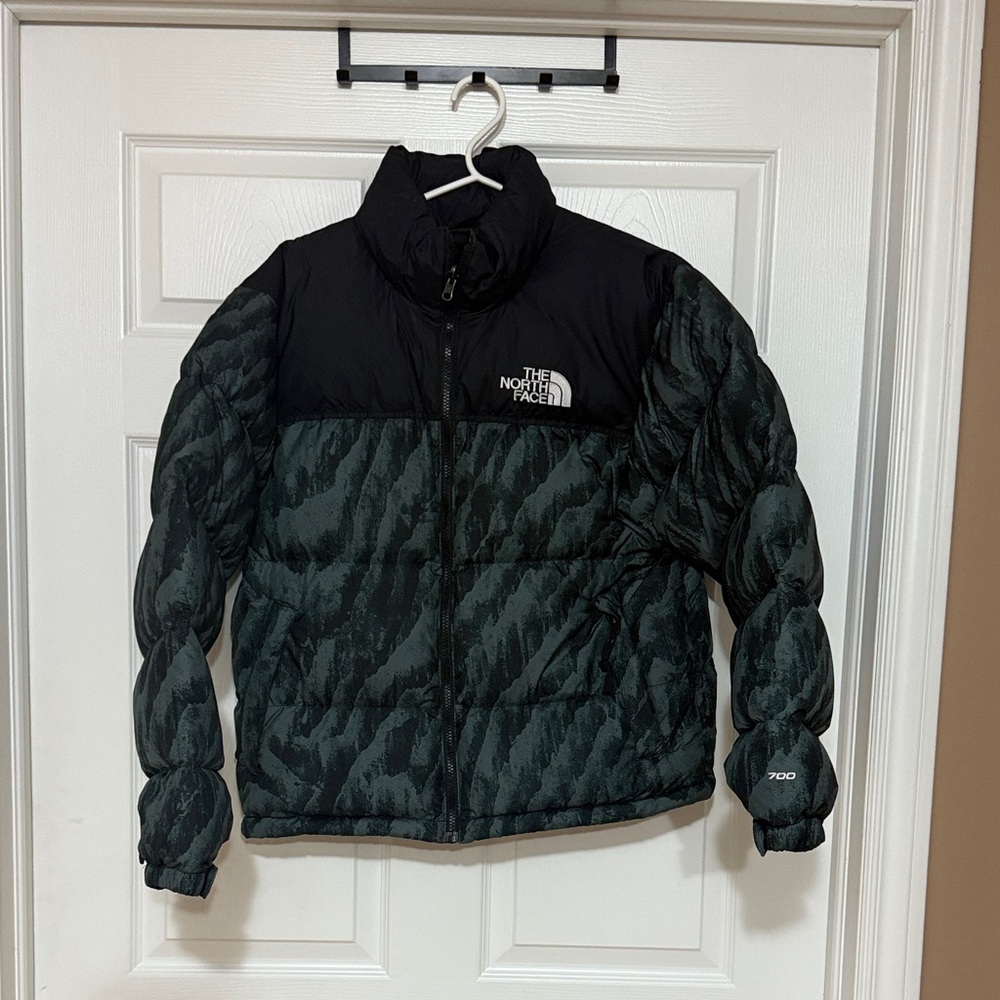 The North Face Men's Black and Green Puffer Jacket